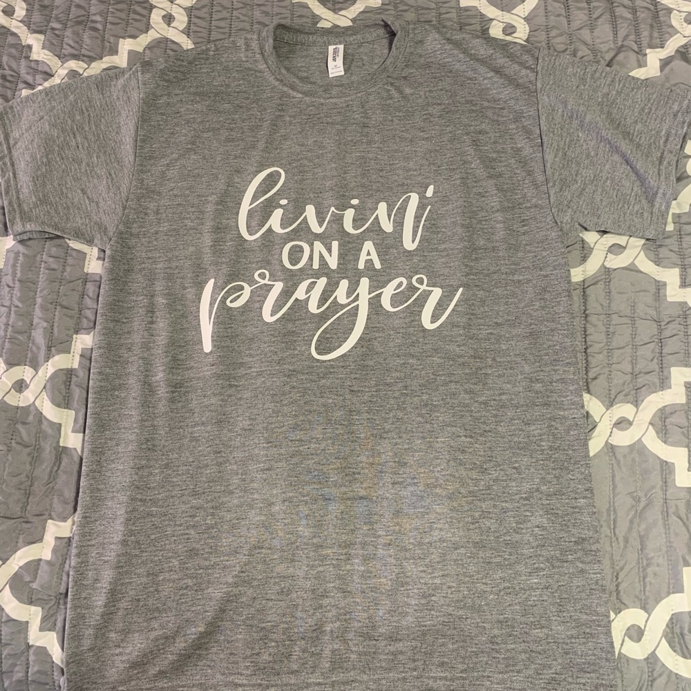T-SHIRT